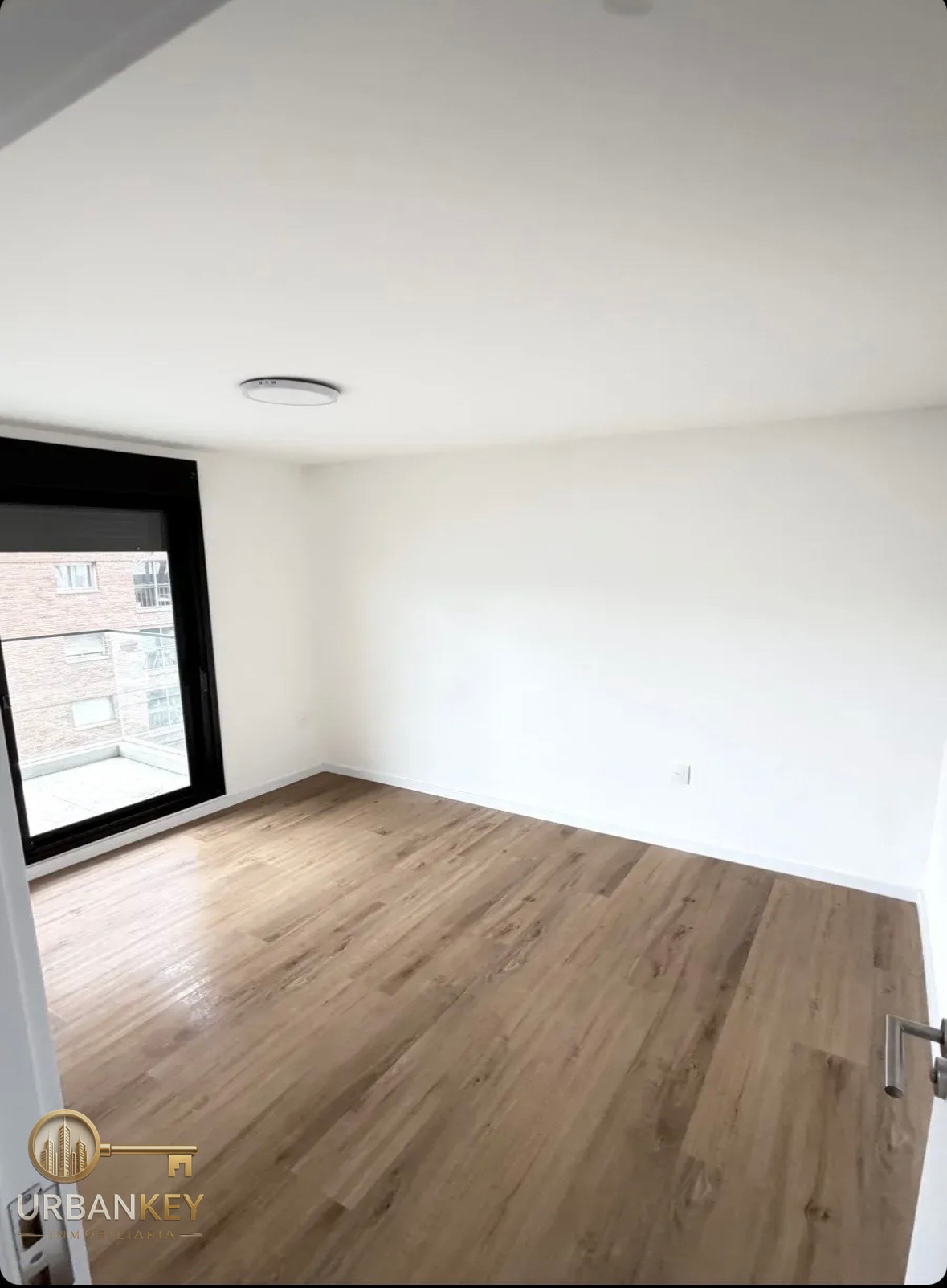 Alquiler de 1 Dormitorio con Balcón en Cordon · Foto 6