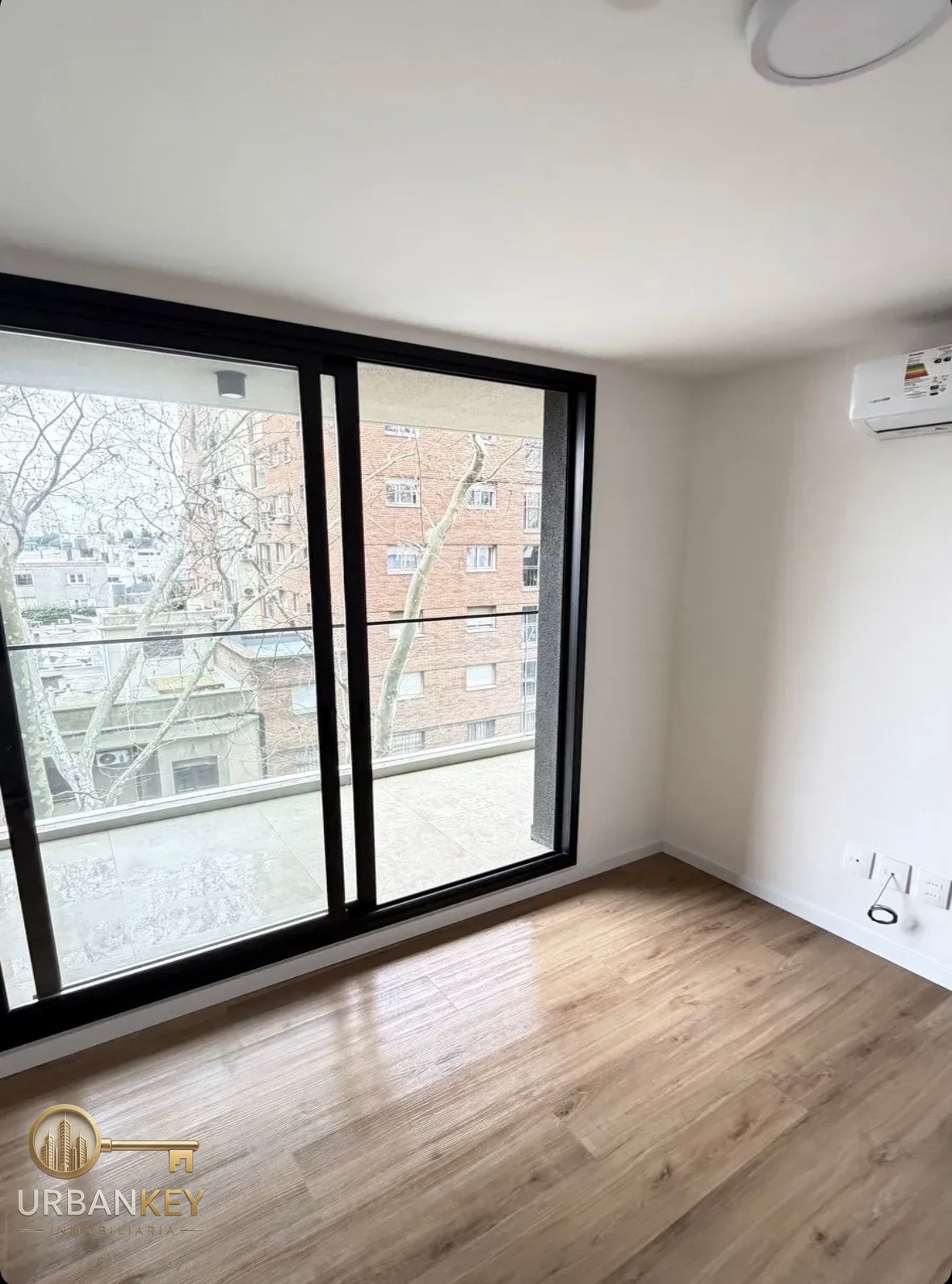 Alquiler de 1 Dormitorio con Balcón en Cordon · Foto 4