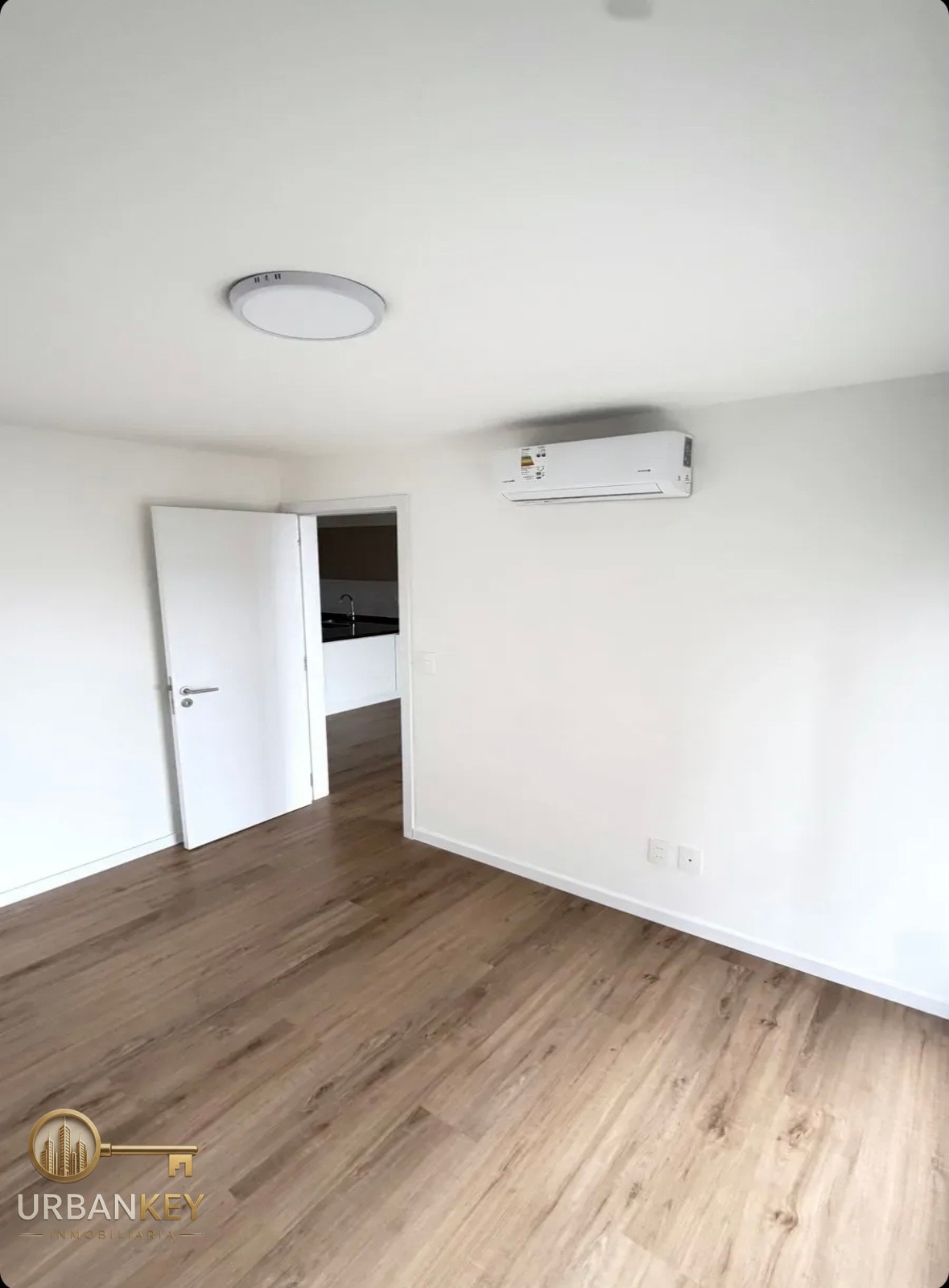 Alquiler de 1 Dormitorio con Balcón en Cordon · Foto 5