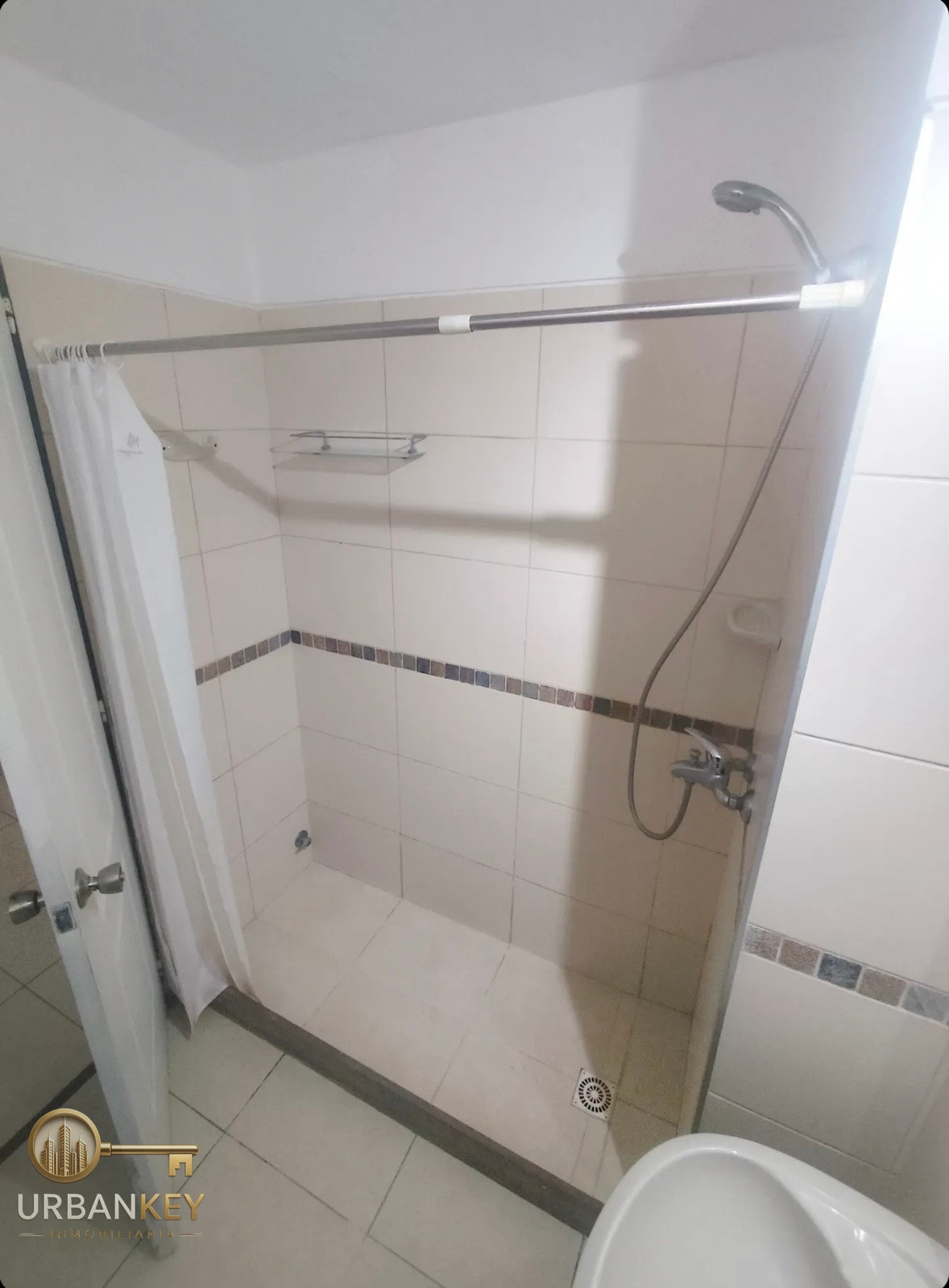 Alquiler de Apartamento de 2 Dormitorios con Deposito en Aguada · Foto 10