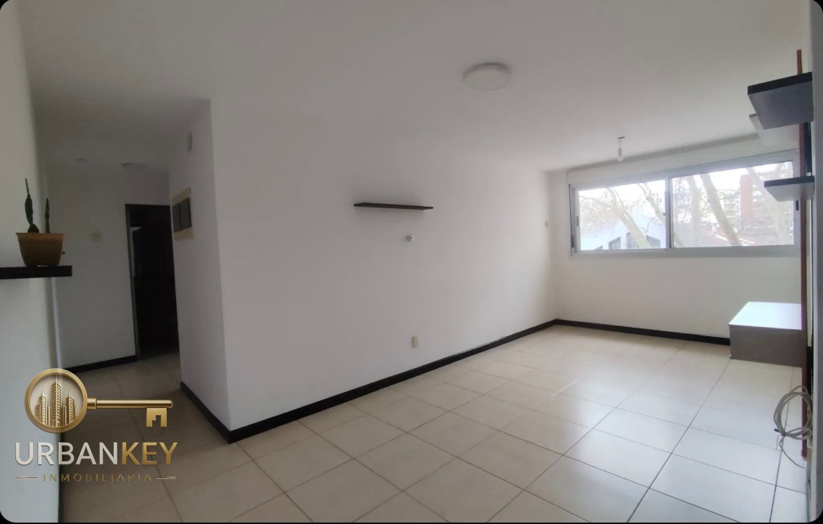 Alquiler de Apartamento de 2 Dormitorios con Deposito en Aguada · Foto 4