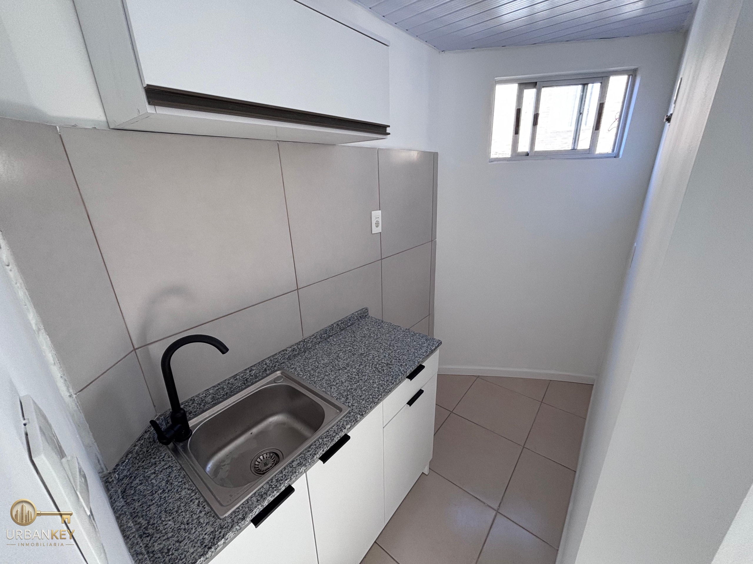 ALQUILER APARTAMENTO A ESTRENAR 1 DORMITORIO Y PATIO EN GOES SIN GASTOS COMUNES