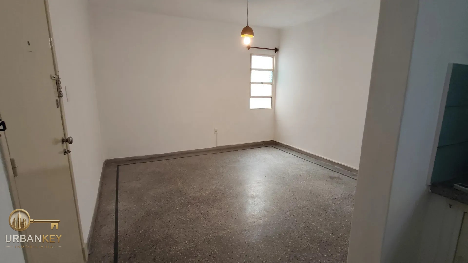 ALQUILER APARTAMENTO DE 1 DORMITORIO CON PATIO EN PARQUE BATLLE / BUCEO · Foto 2