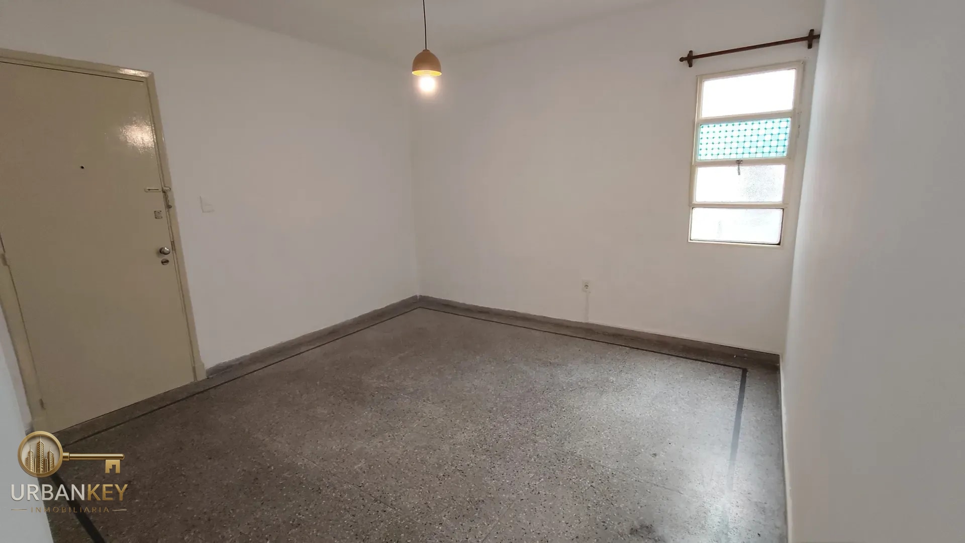 ALQUILER APARTAMENTO DE 1 DORMITORIO CON PATIO EN PARQUE BATLLE / BUCEO · Foto 3