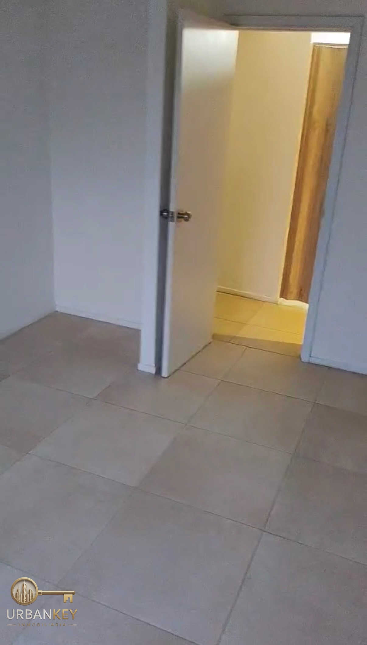 Alquiler apartamento de 1 dormitorio, segundo piso por escalera - Brazo Oriental · Foto 12