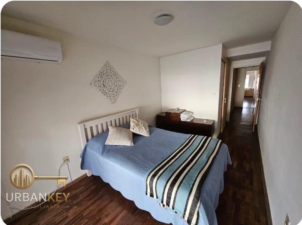 ALQUILER APARTAMENTO AMOBLADO 1 DORMITORIO VESTIDOR, BALCON  Y PATIO EXCLUSIVO CON PARRILLERO EN POCITOS · Foto 11