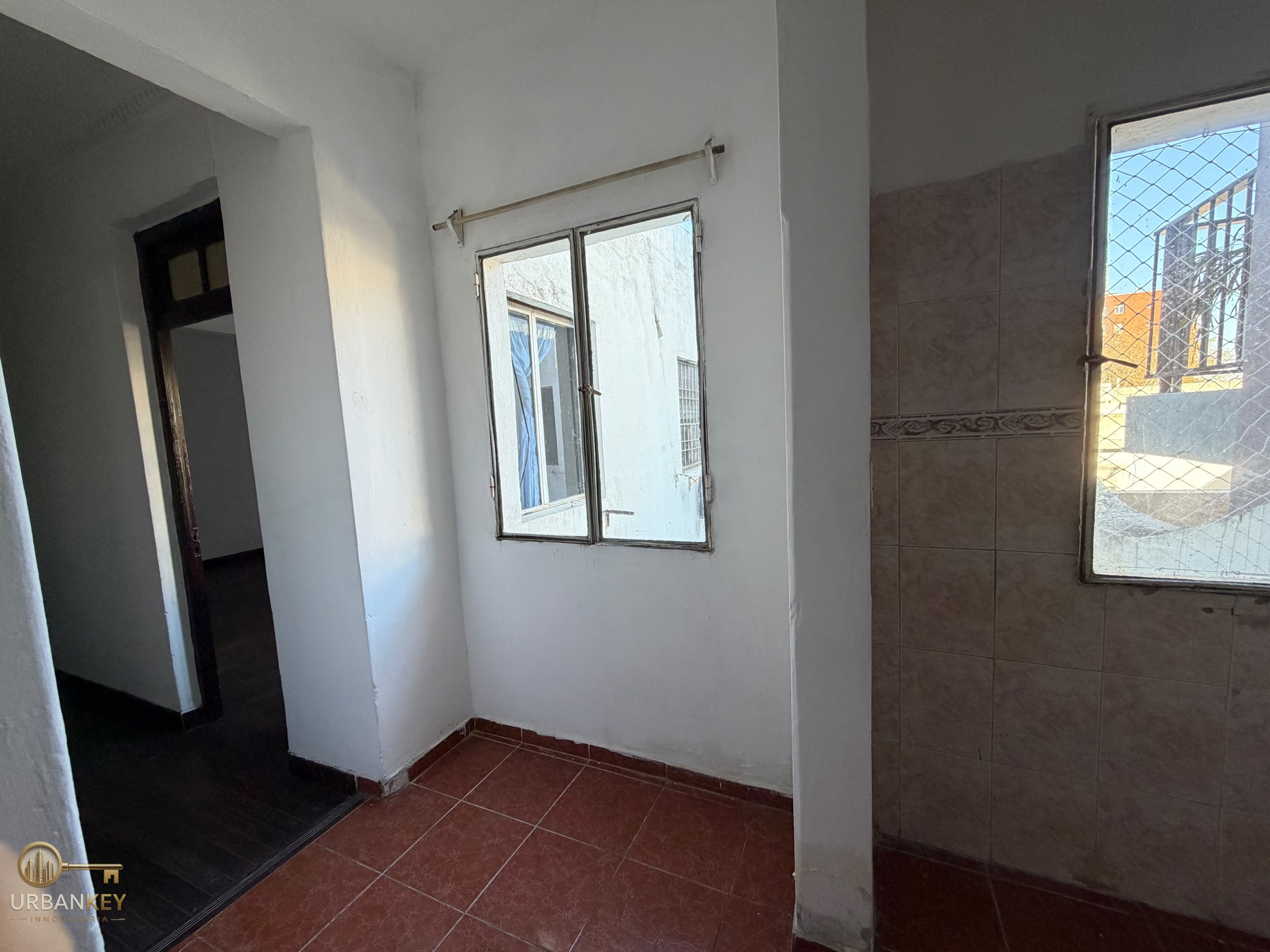 ALQUILER APARTAMENTO DE 2 DORMITORIOS – BAJOS GASTOS COMUNES EN CENTRO · Foto 9