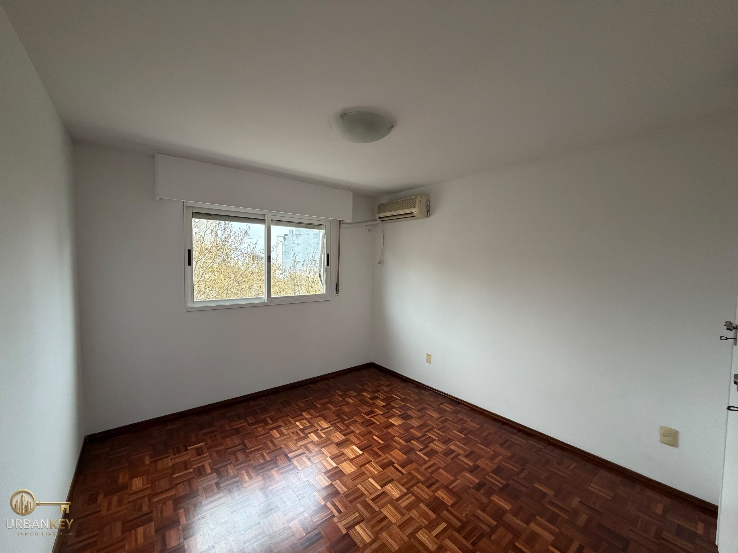 ALQUILER APARTAMENTO LUMINOSO DE 2 DORMITORIOS AL FRENTE – PARQUE RODÓ | CORDÓN · Foto 9