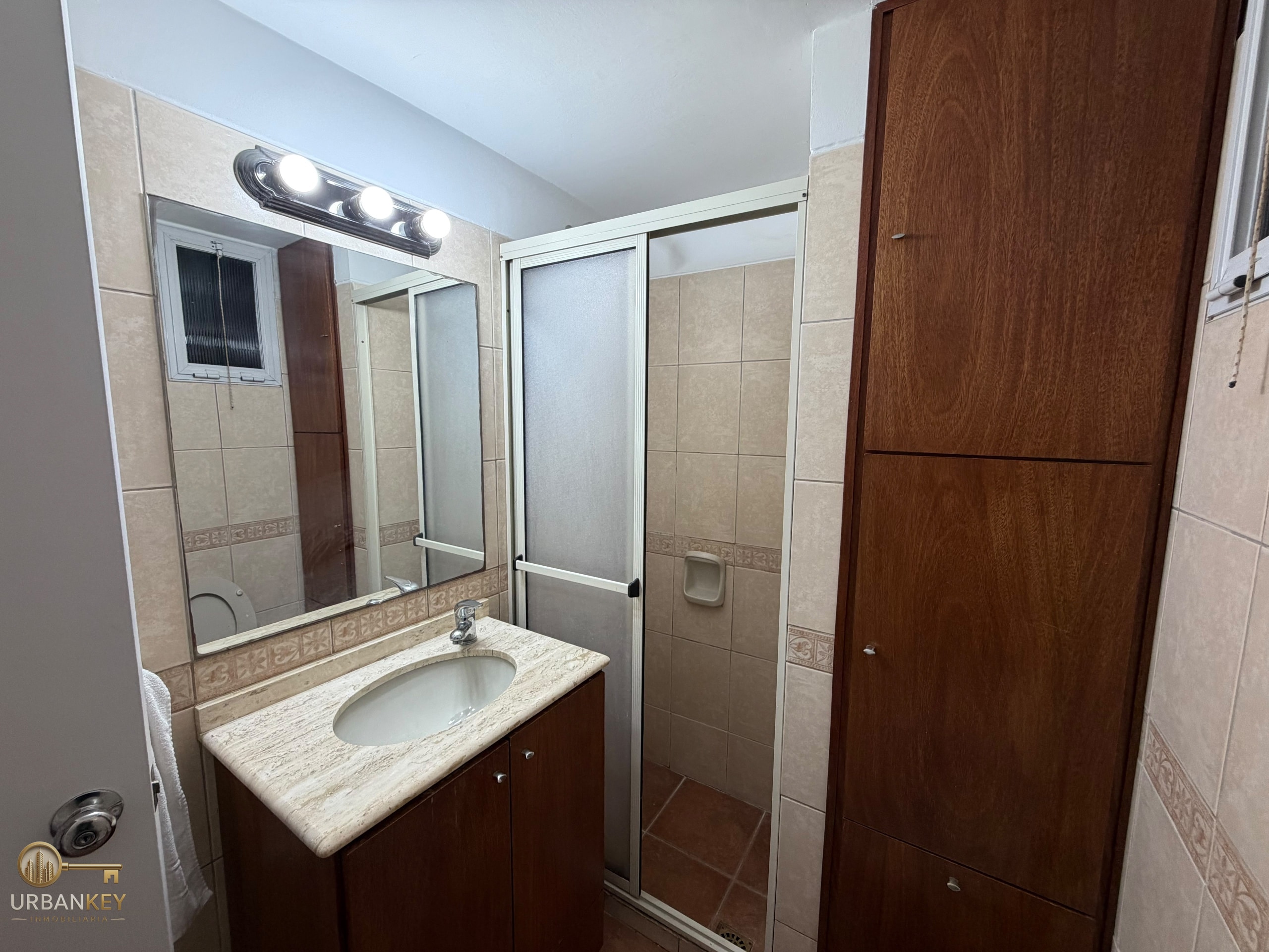 ALQUILER APARTAMENTO LUMINOSO DE 2 DORMITORIOS AL FRENTE – PARQUE RODÓ | CORDÓN · Foto 10