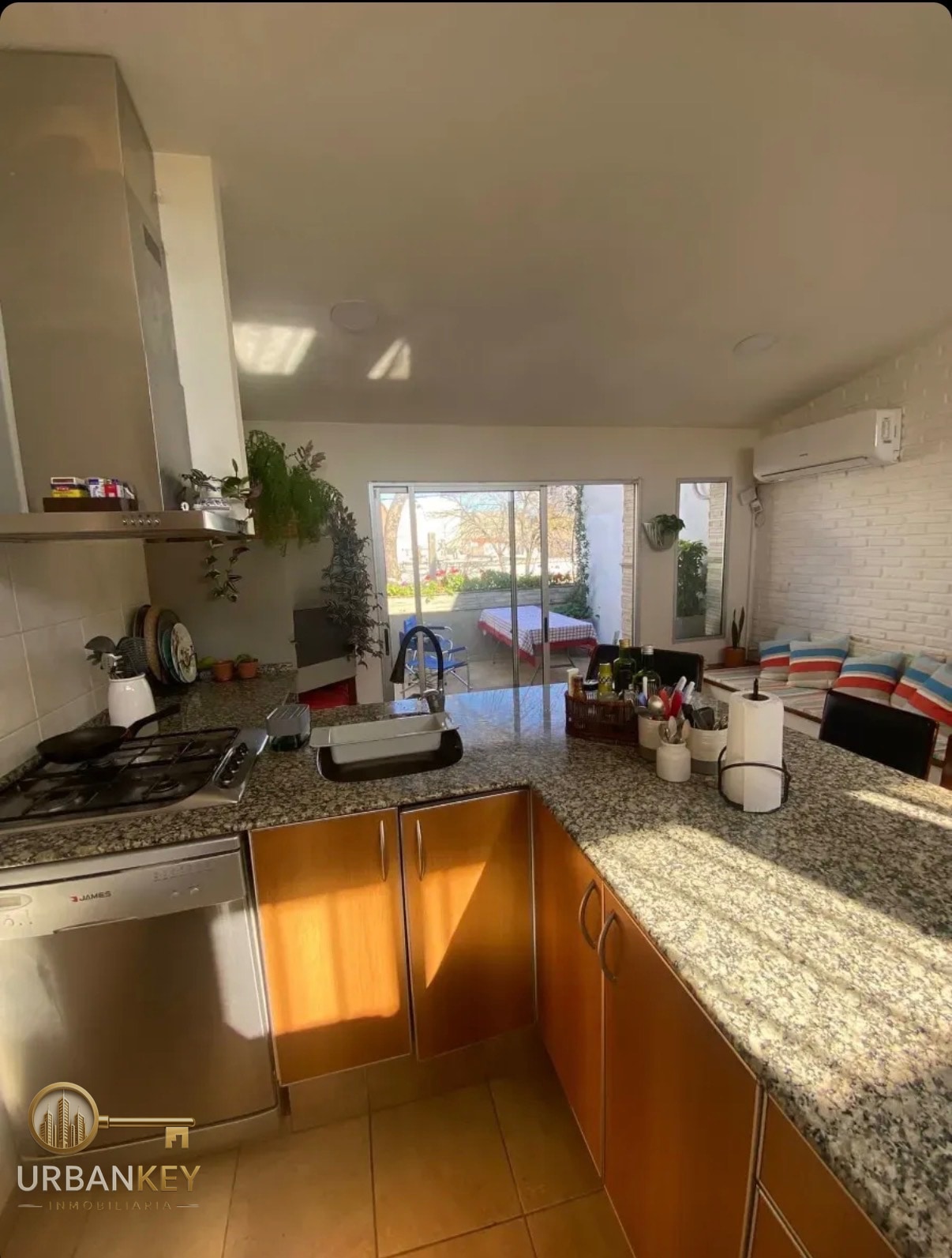Apartamento en alquiler 2 dormitorios con terraza y parrillero en La Blanqueada · Foto 9