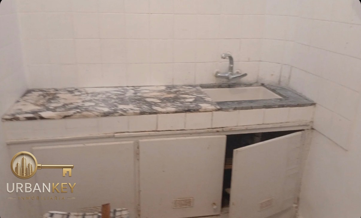 Alquiler apartamento 2 dormitorios con balcón primer piso por escalera en Prado · Foto 9