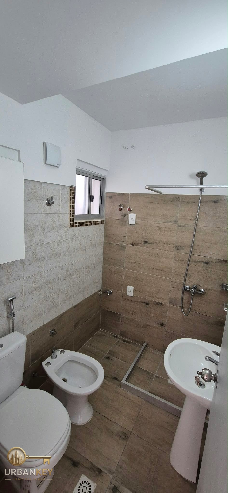 ALQUILER APARTAMENTO DE 2 DORMITORIOS A METROS DE LA RAMBLA · Foto 12