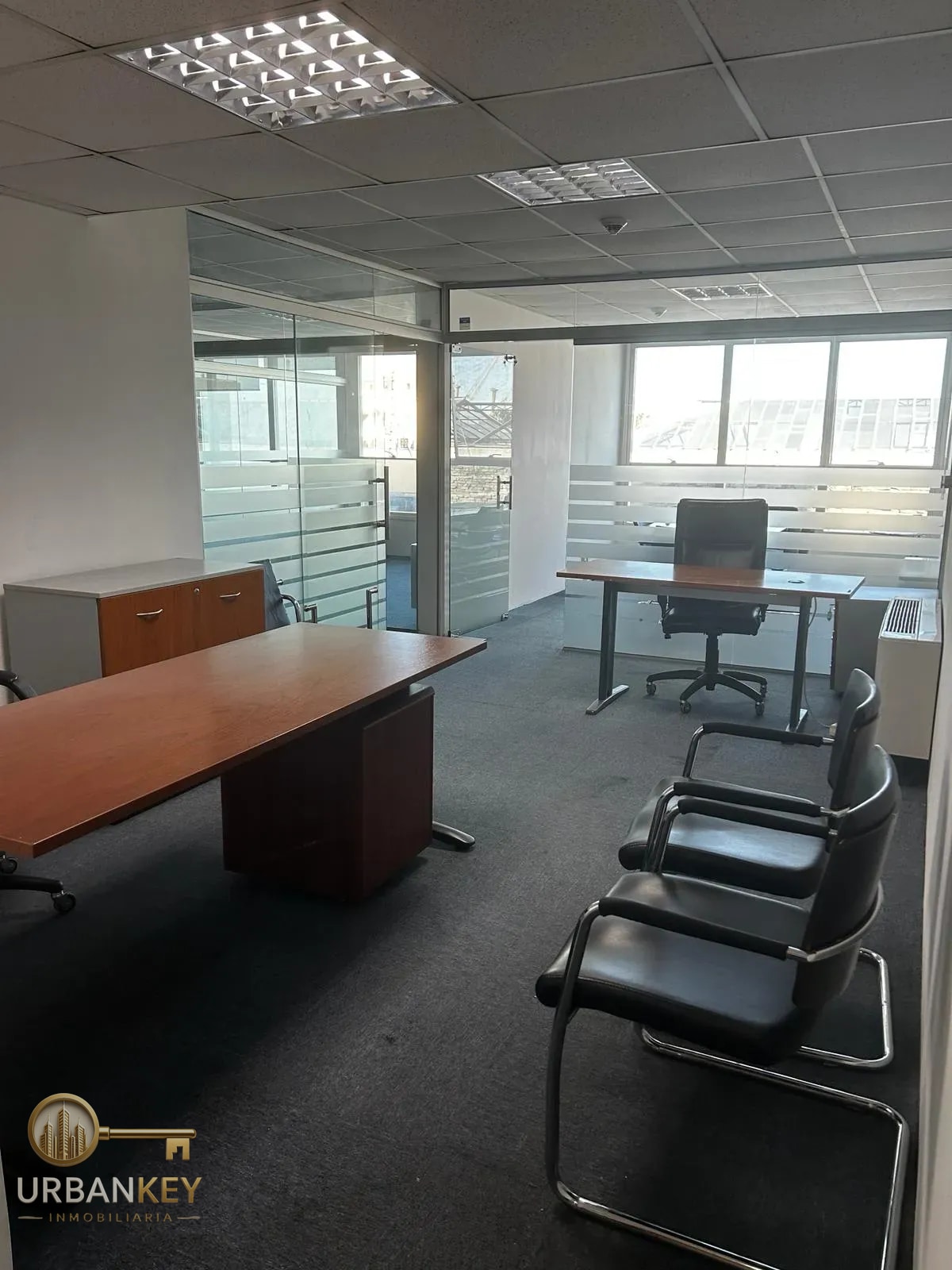 OFICINA AMOEBLADA DE 80 M² CON VISTA AL PUERTO – IMPERIUM BUILDING · Foto 2