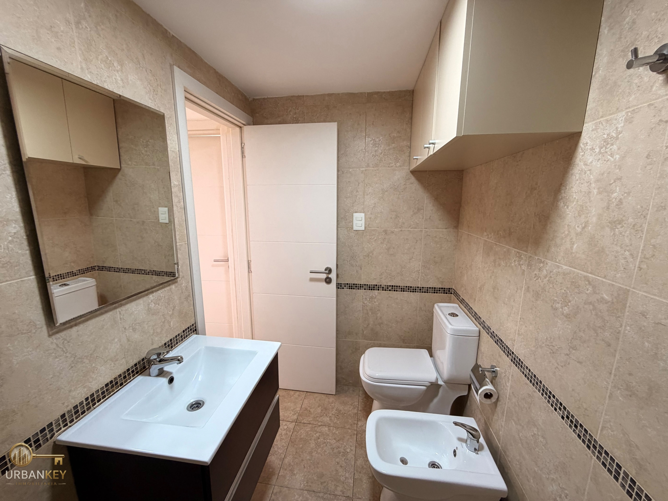 APARTAMENTO DE 1 DORMITORIO CON BALCÓN Y COCHERA EN TRES CRUCES · Foto 10
