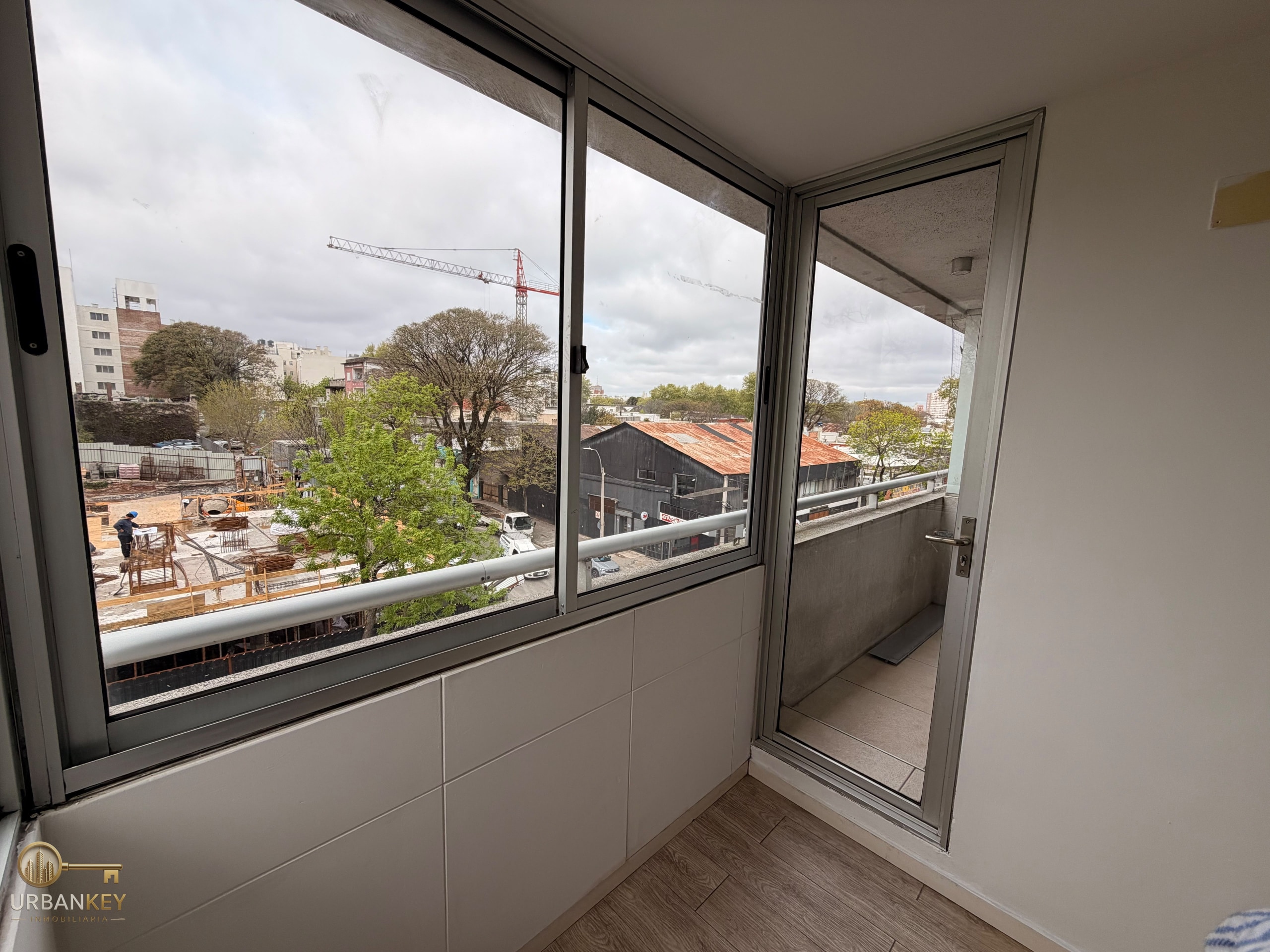 APARTAMENTO DE 1 DORMITORIO CON BALCÓN Y COCHERA EN TRES CRUCES · Foto 6