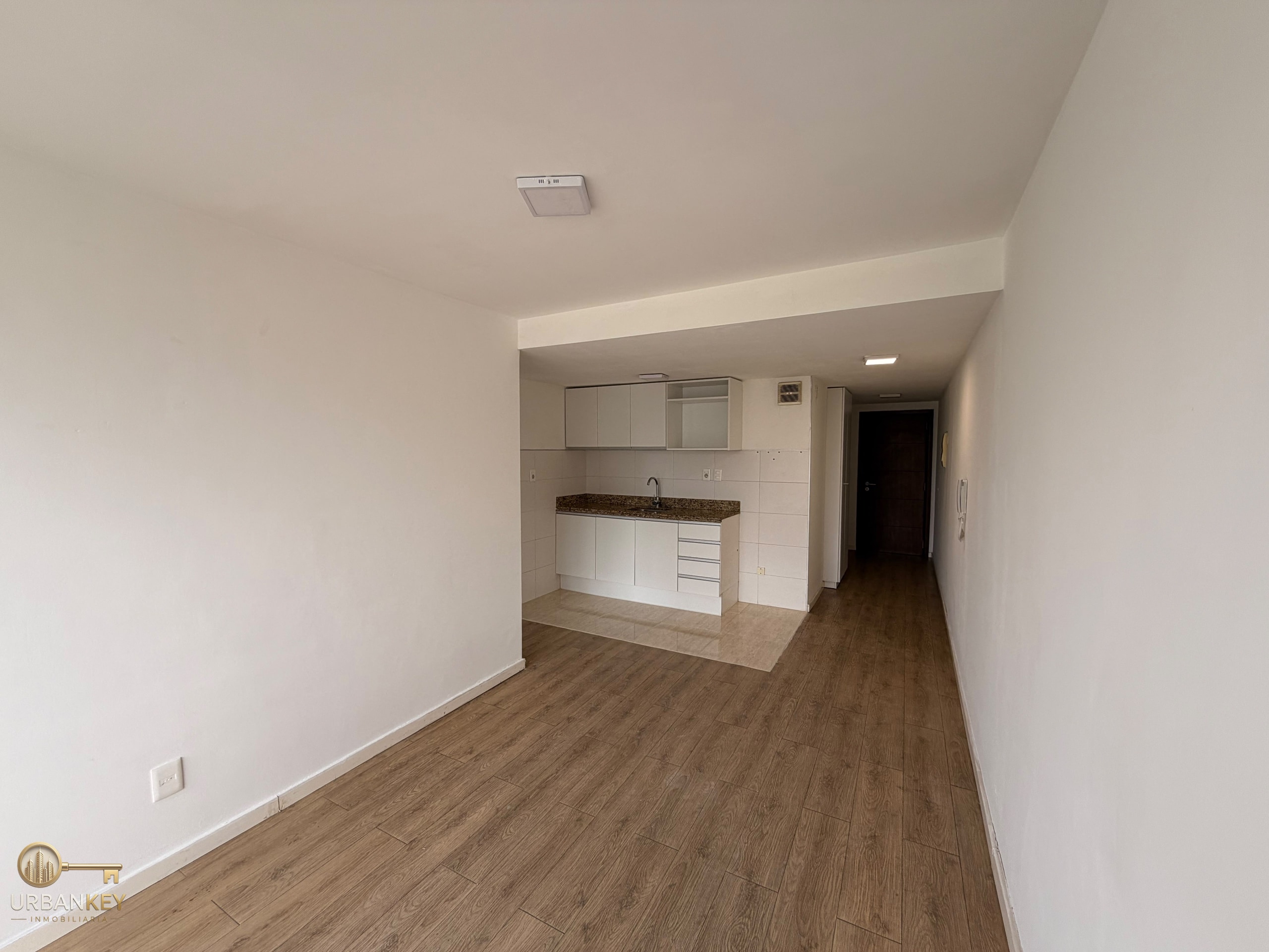 APARTAMENTO DE 1 DORMITORIO CON BALCÓN Y COCHERA EN TRES CRUCES · Foto 3
