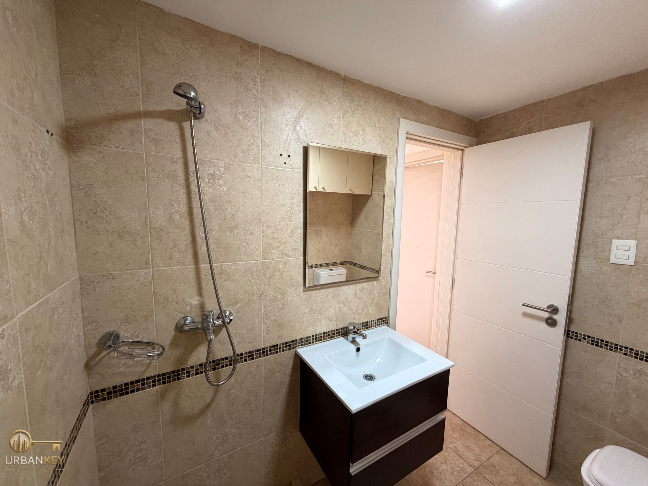 APARTAMENTO DE 1 DORMITORIO CON BALCÓN Y COCHERA EN TRES CRUCES · Foto 12