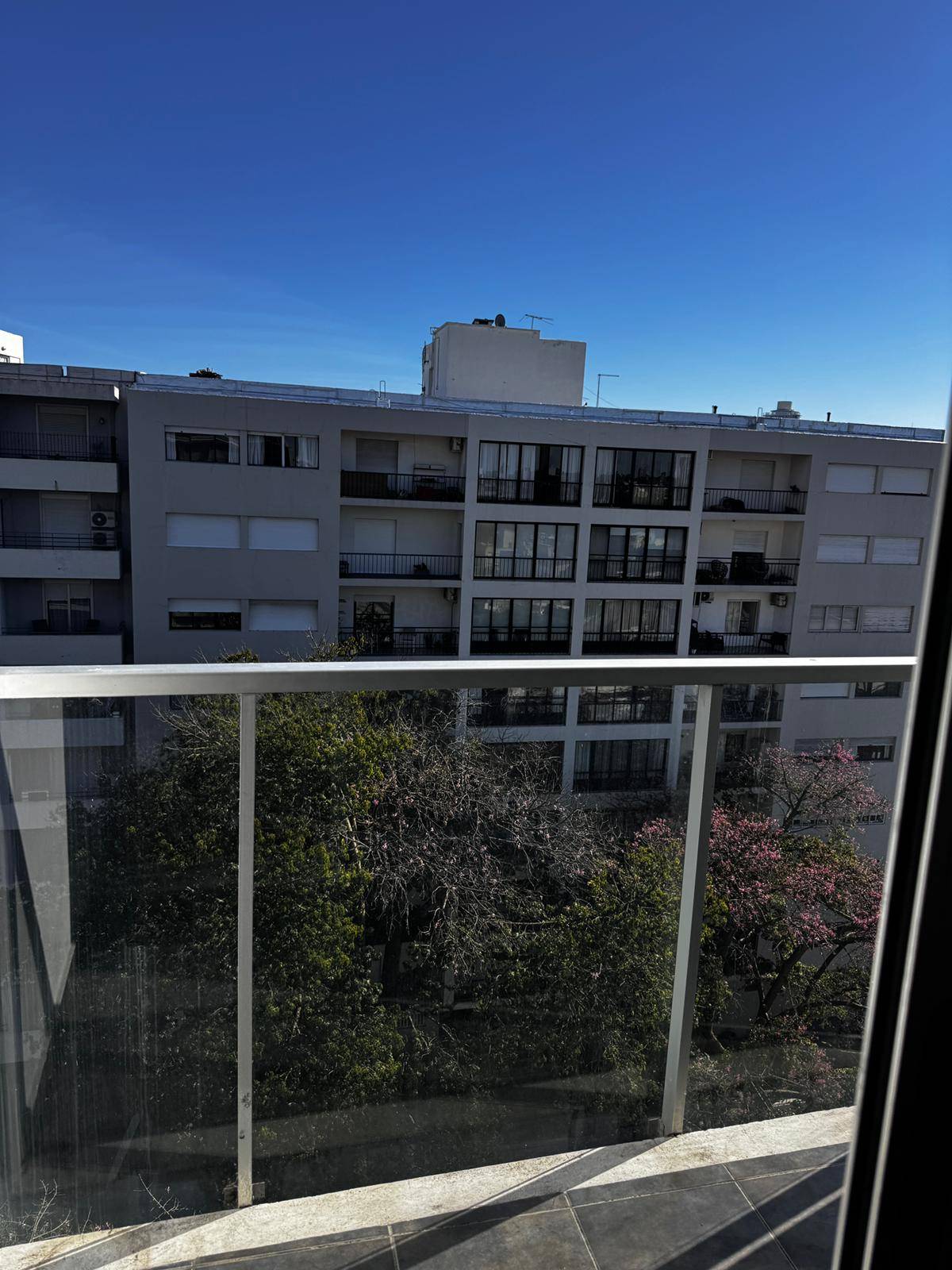 ALQUILER APARTAMENTO UN DORMITORIO CON GARAGE EN POCITOS · Foto 4