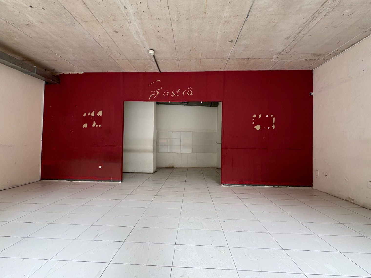 ALQUILER LOCAL COMERCIAL EN CENTRO BARRIO SUR · Foto 4