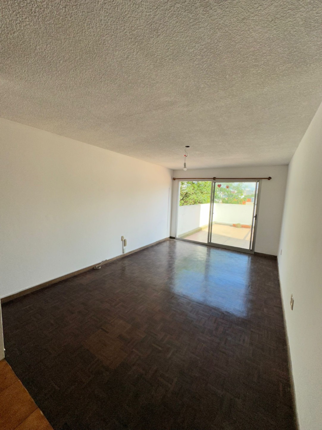 ALQUILER MONOAMBIENTE VIVIENDA / OFICINA + BALCON A PASOS DE WTC - POCITOS.