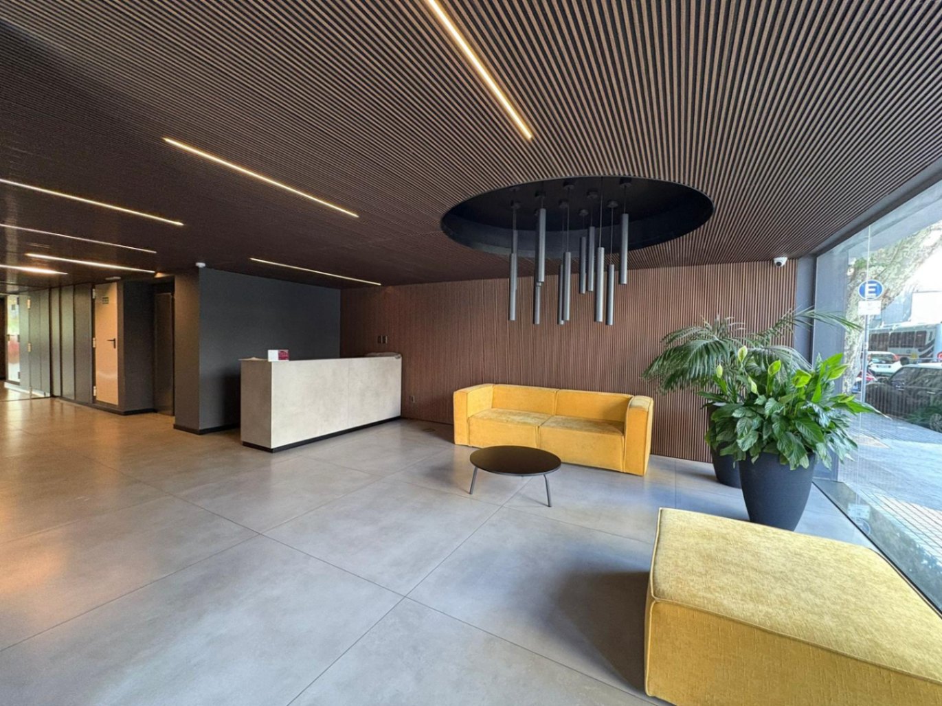 VENTA MONOAMBIENTE AL FRENTE PISO ALTO CON BALCON EN TORRE MUNICH CORDÓN