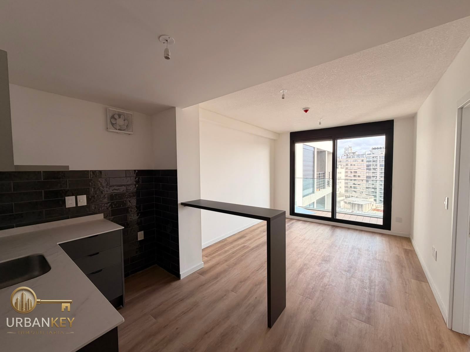 ALQUILER APARTAMENTO A ESTRENAR 1 DORMITORIO CON AMENITIES EN TRES CRUCES CORDON