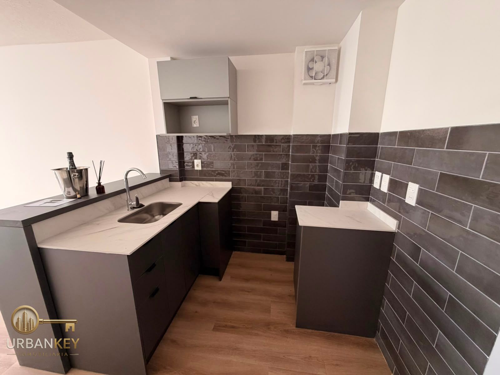ALQUILER APARTAMENTO A ESTRENAR 1 DORMITORIO BALCON Y AMENITIES EN TRES CRUCES · Foto 4