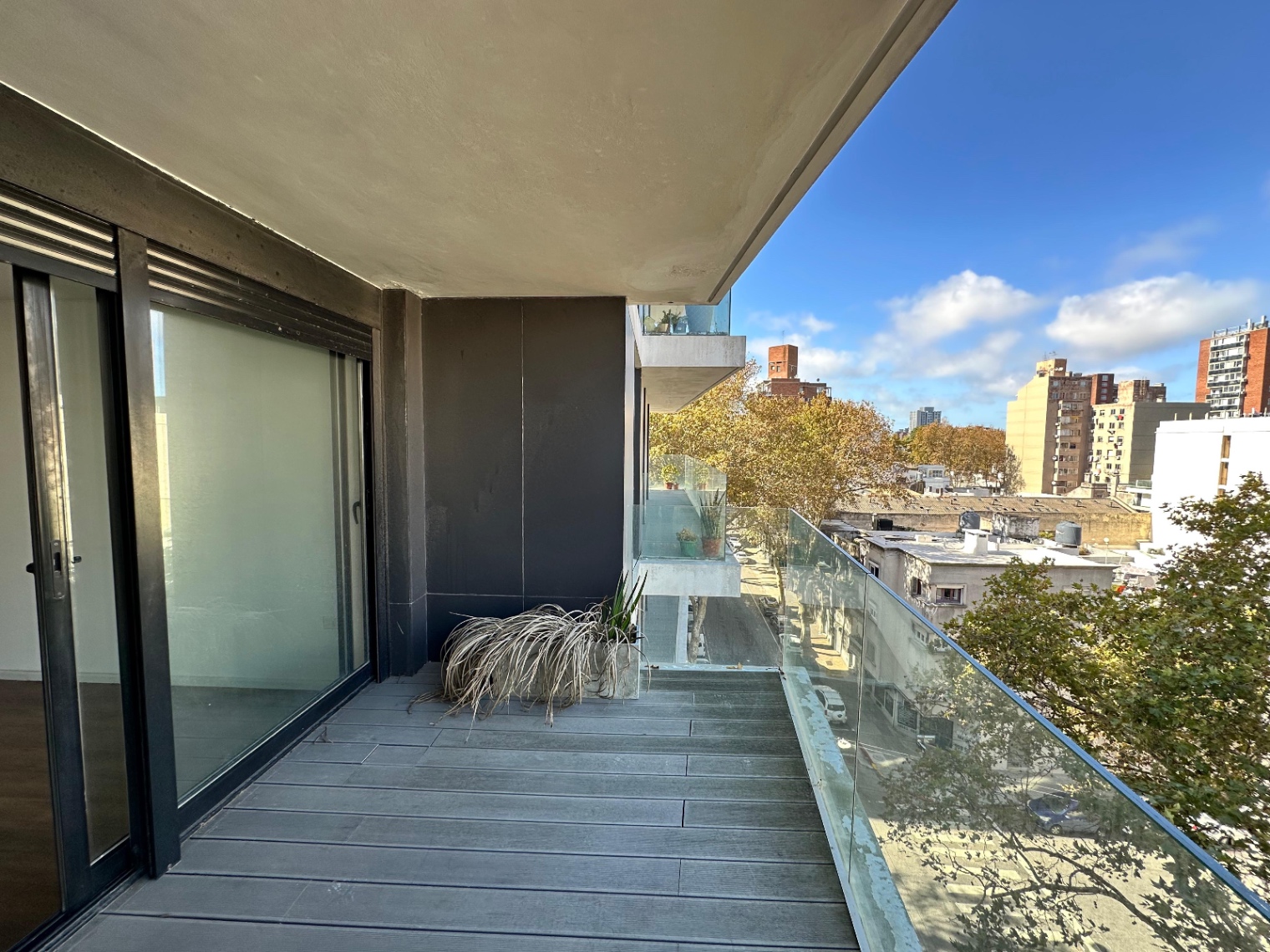 ALQUILER APARTAMENTO 2 DORMITORIOS Y TERRAZA EN CENTRO PROXIMO A RAMBLA