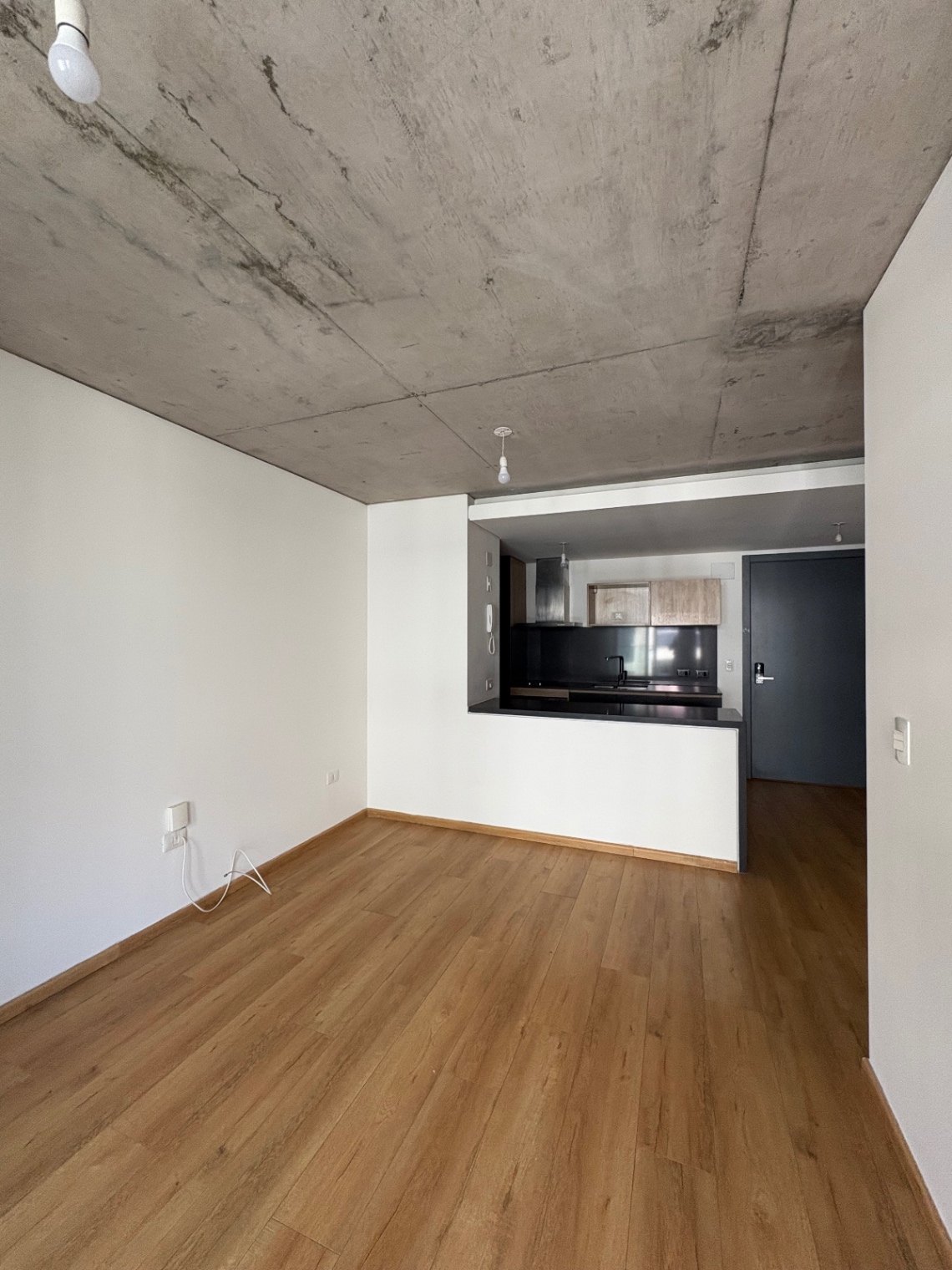 ALQUILER APARTAMENTO 1 DORMITORIO Y TERRAZA EN CENTRO PROXIMO A RAMBLA · Foto 2