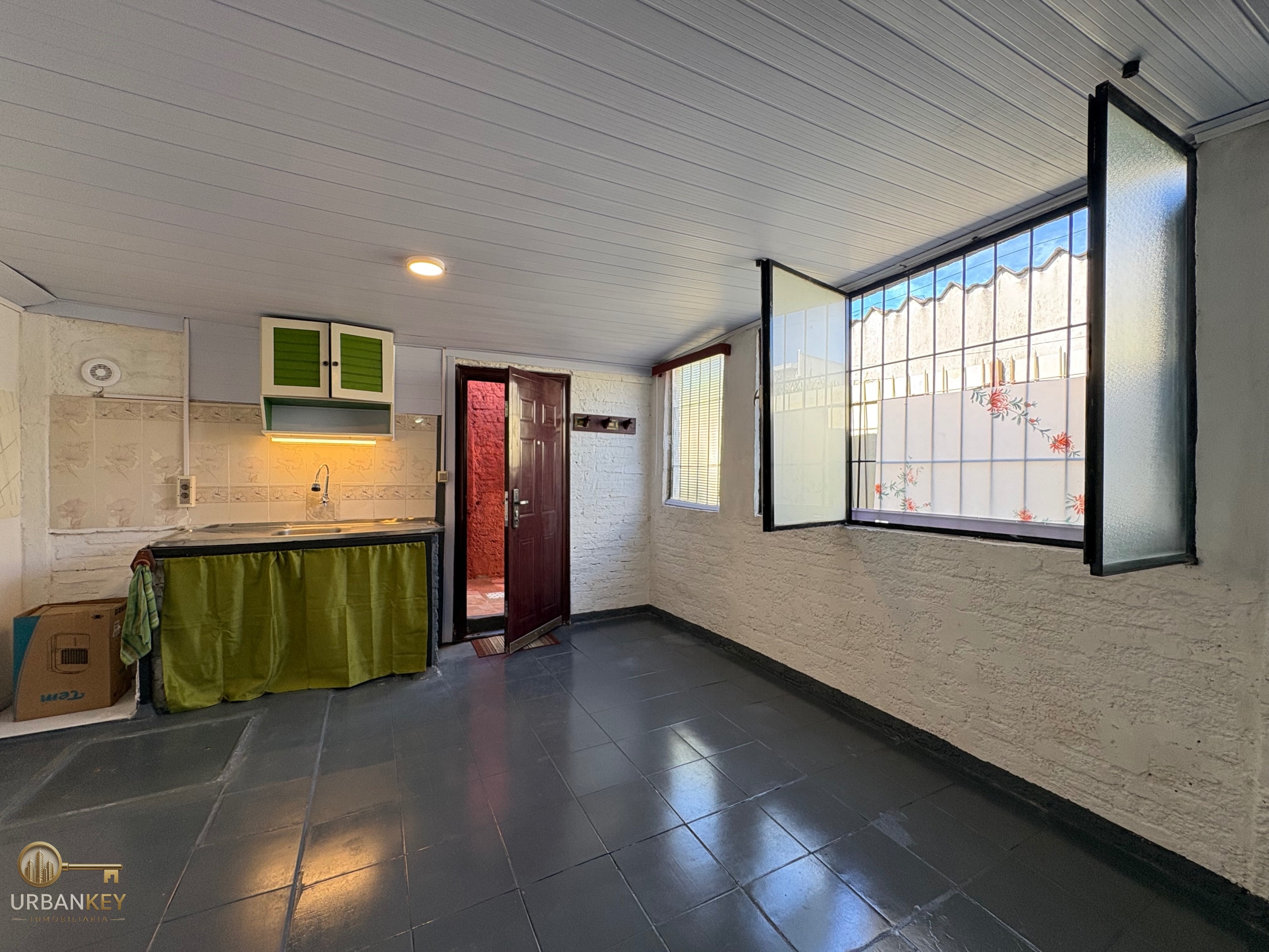 ALQUILER MONOAMBIENTE Y PATIO EN MALVIN SIN GASTOS COMUNES