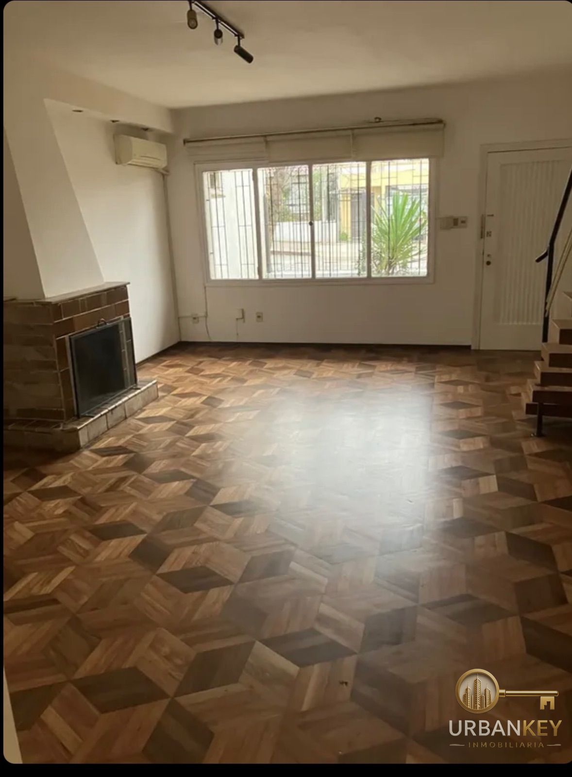ALQUILER CASA PH FRENTE 3 DORMITORIOS 2 BAÑOS PATIO GALPON PARRILLERO SIN GC