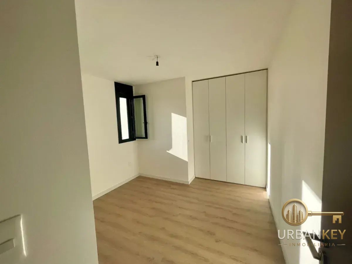 Apartamento en alquiler 2 dormitorios sobre calle Soriano en Centro · Foto 8