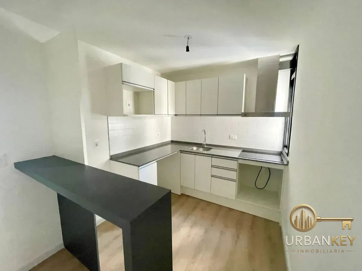 Apartamento en alquiler 2 dormitorios sobre calle Soriano en Centro · Foto 2