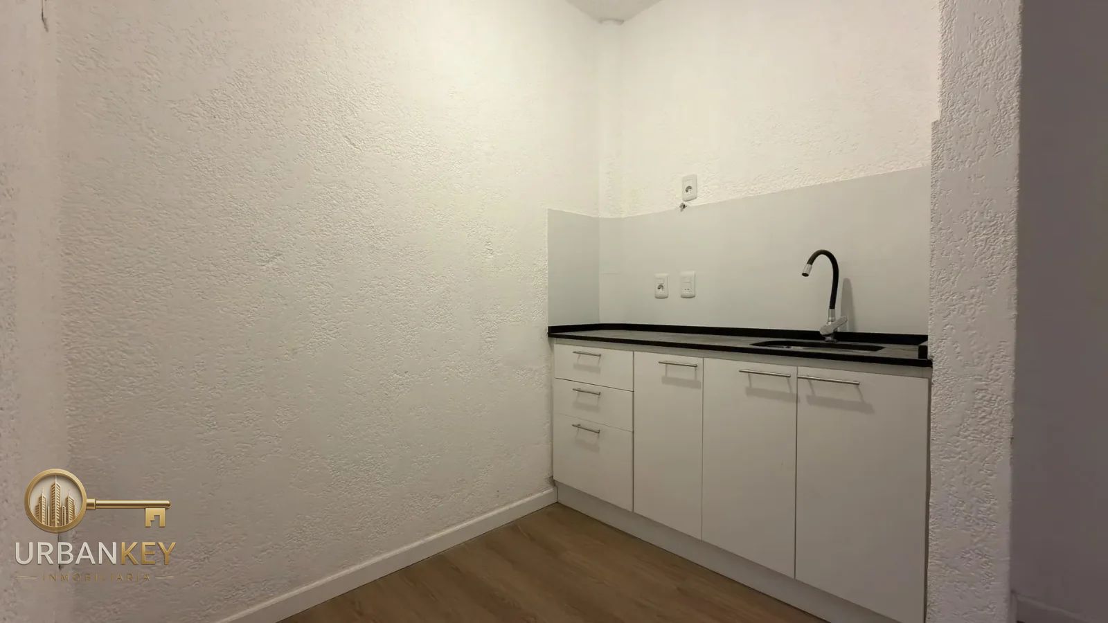 Monoambiente en alquiler vivienda u oficina con entrada independiente pocitos · Foto 8