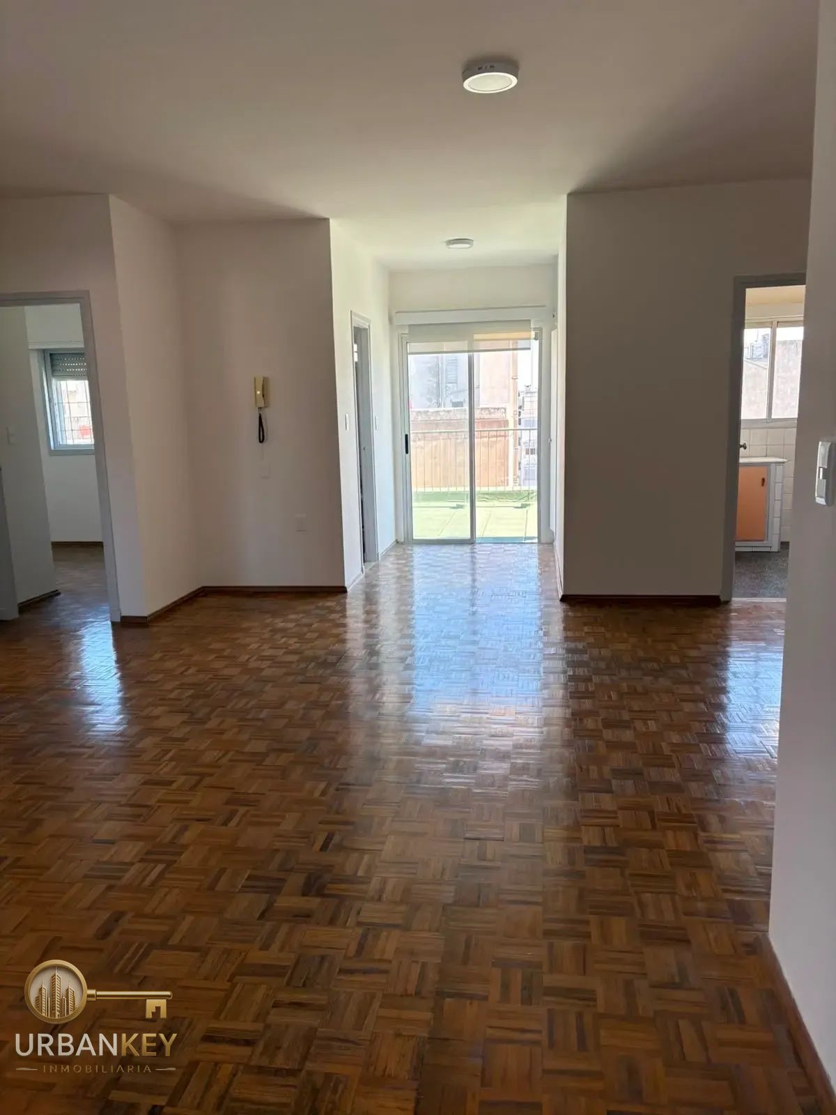 Penthouse en alquiler de 2 dormitorios 2 baños con gran terraza y cochera Centro · Foto 1