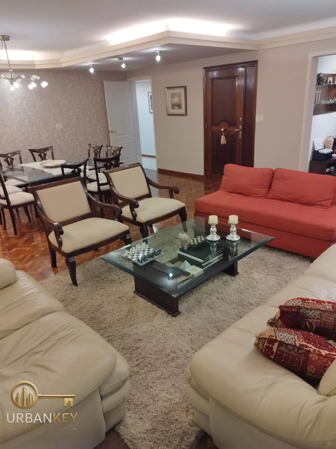 Alquiler apartamento amueblado de 3 dormitorios con terraza y garage en Pocitos