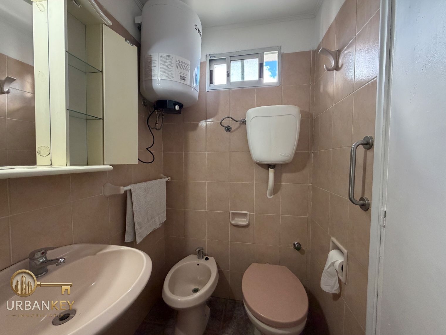 Alquiler apartamento tipo casa 1 dormitorio con patio sin gastos comunes Buceo · Foto 10