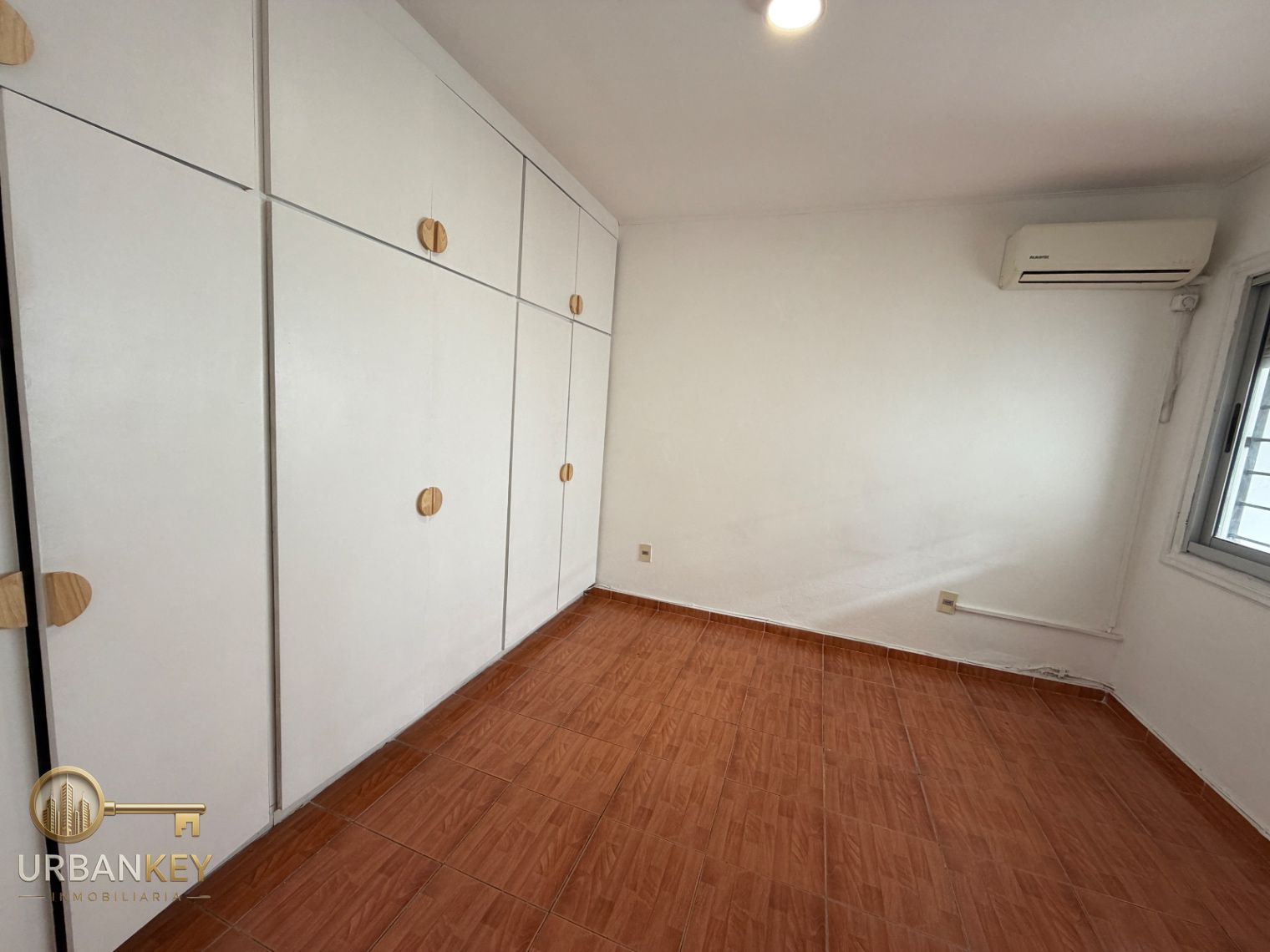 Alquiler apartamento tipo casa 1 dormitorio con patio sin gastos comunes Buceo · Foto 5