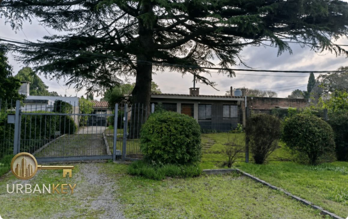Alquiler de Casa de 4 Dormitorios en Carrasco Norte