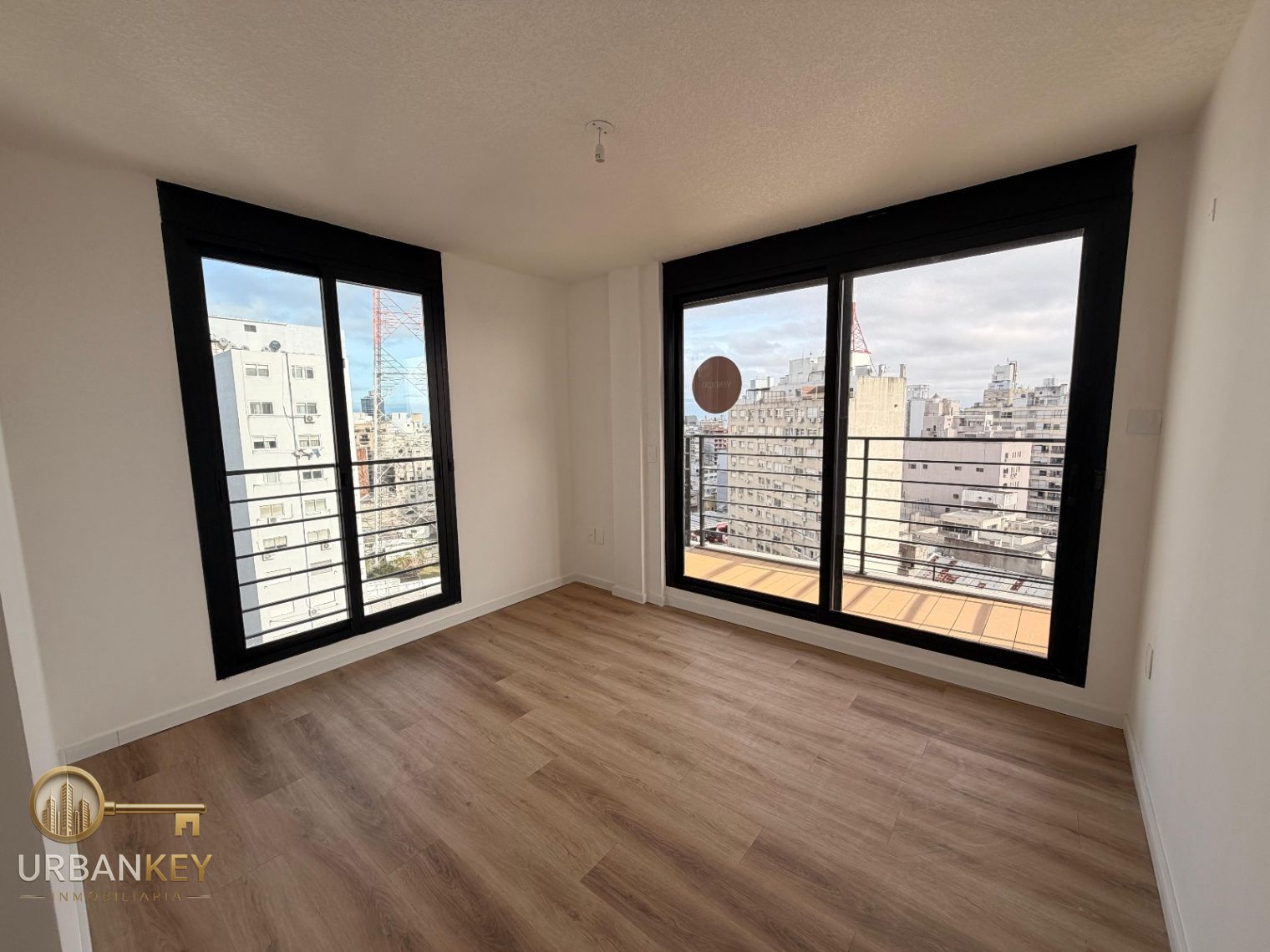 ALQUILER APARTAMENTO A ESTRENAR 2 DORMITORIOS Y AMENITIES EN TRES CRUCES CORDON · Foto 1