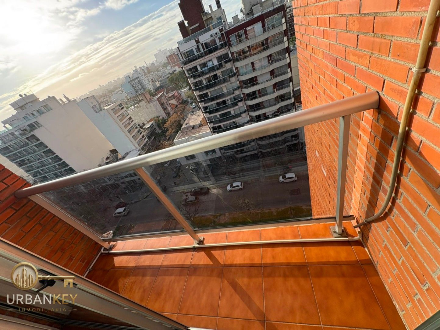 ALQUILER  OFICINA 2 DORMITORIOS - VIVIENDA U OFICINA A PASOS DE WTC - POCITOS · Foto 6