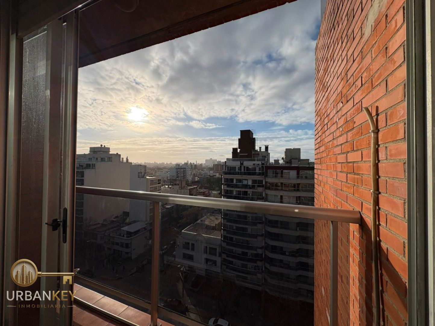 ALQUILER  OFICINA 2 DORMITORIOS - VIVIENDA U OFICINA A PASOS DE WTC - POCITOS · Foto 7