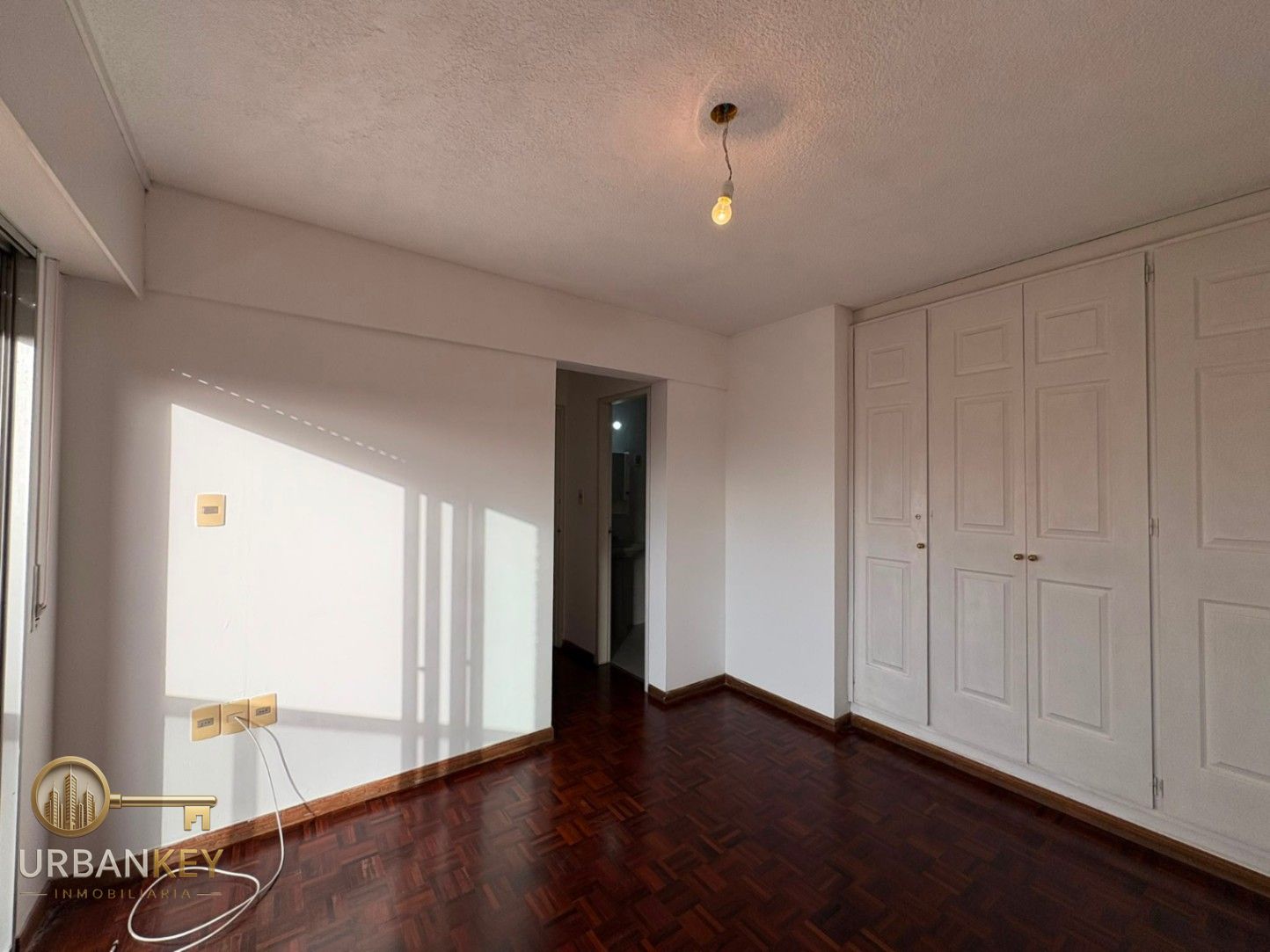 ALQUILER  OFICINA 2 DORMITORIOS - VIVIENDA U OFICINA A PASOS DE WTC - POCITOS · Foto 3
