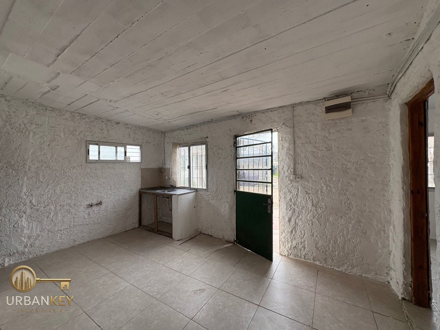 ALQUILER APARTAMENTO DE 2 DORMITORIOS PATIO Y COCHERA EN MAROÑAS SIN GASTOS