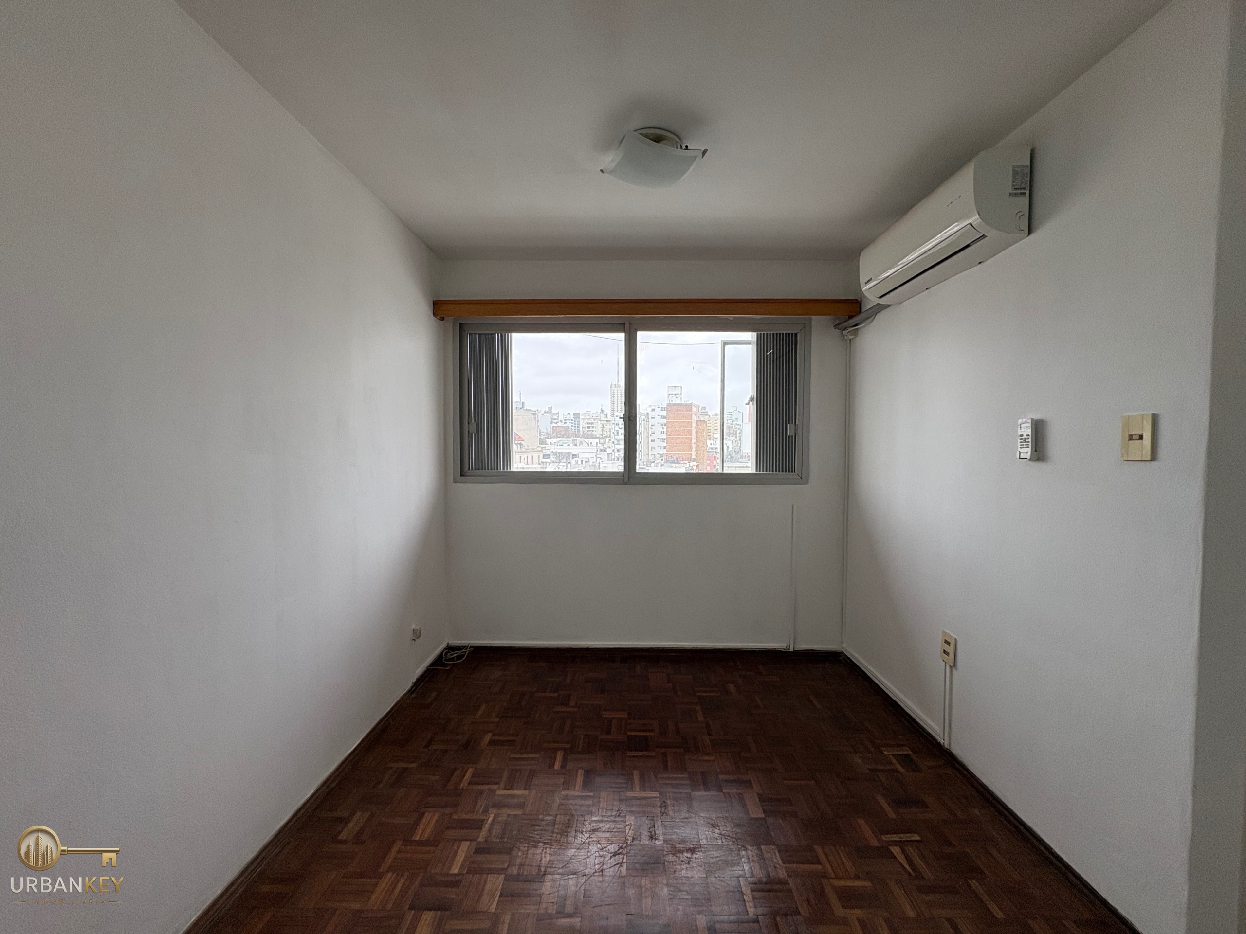 AQUILER APARTAMENTO 1 DORMITORIO PISO 9 BAJOS GASTOS COMUNES · Foto 1