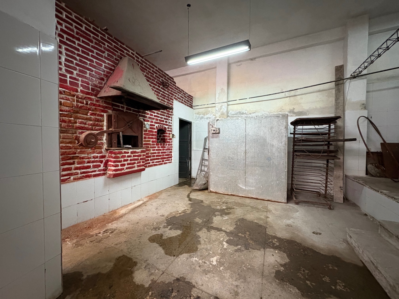 ALQUILER DE LOCAL COMERCIAL 200M2 SOBRE CALLE COLONIA BARRIO CENTRO