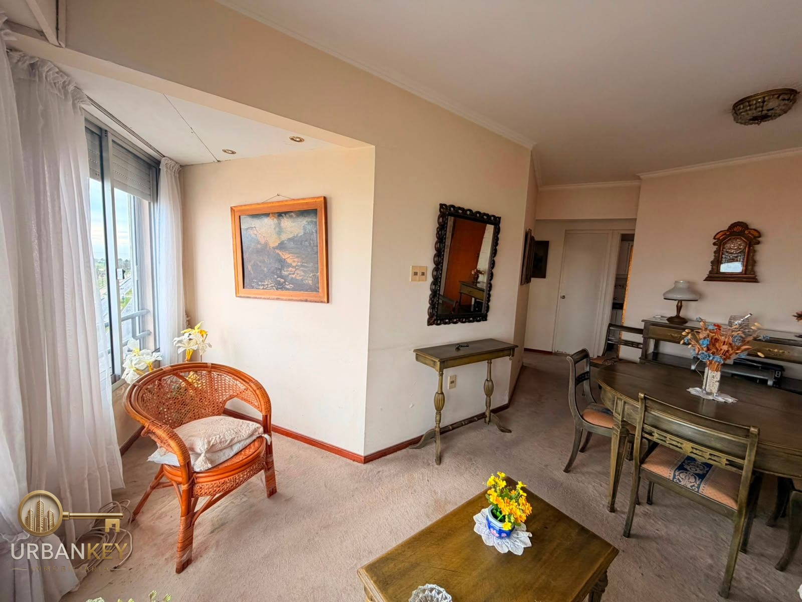 ALQUILER APARTAMENTO 2 DORMITORIOS AMOBLADO SOBRE LA RAMBLA PUNTA CARRETAS · Foto 4