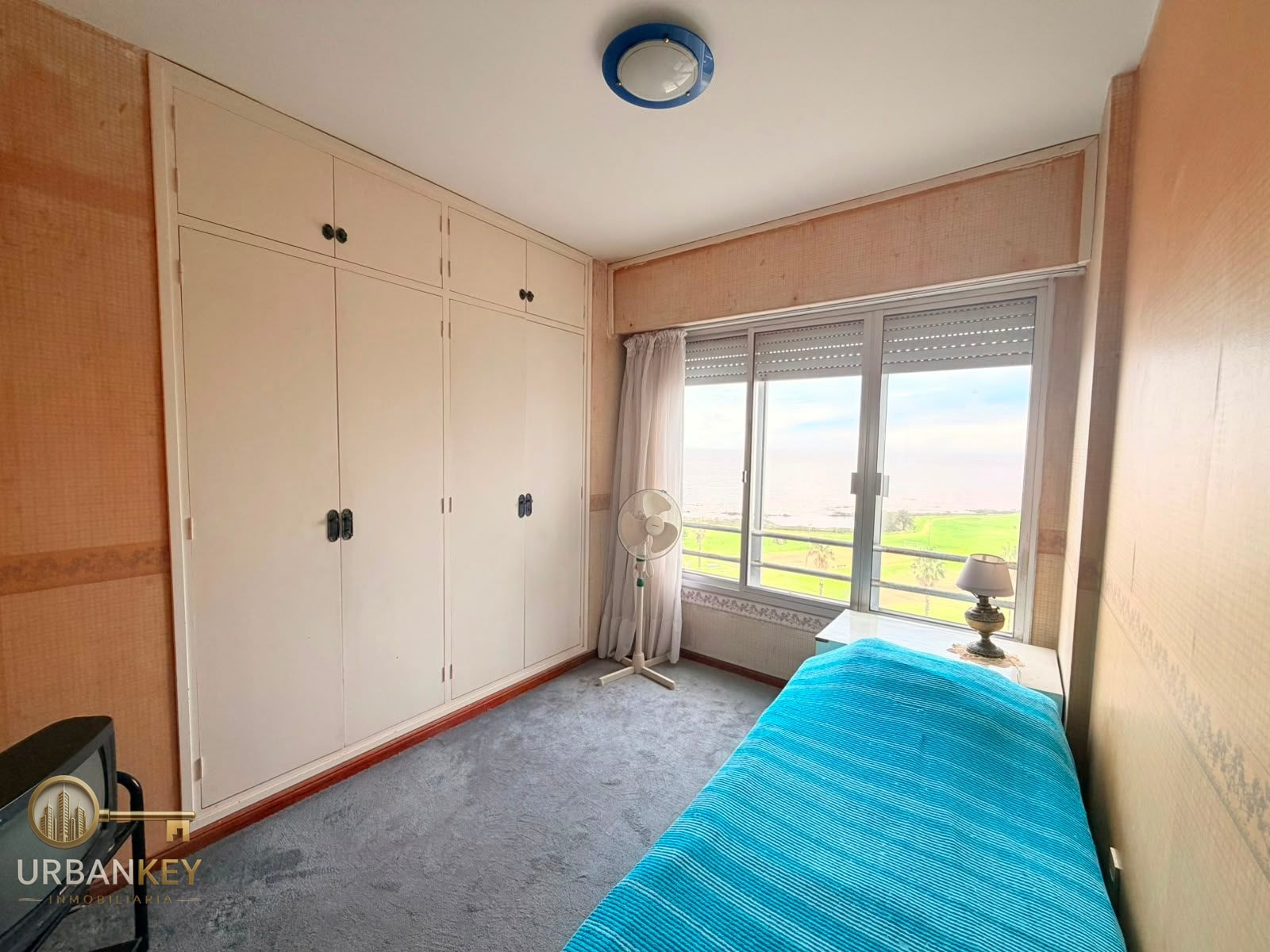 ALQUILER APARTAMENTO 2 DORMITORIOS AMOBLADO SOBRE LA RAMBLA PUNTA CARRETAS · Foto 12