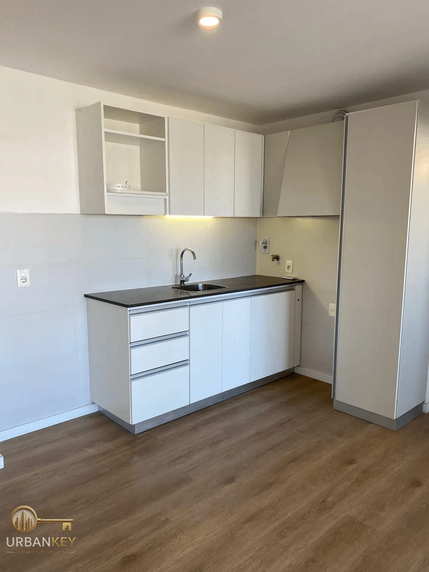 ALQUILER APARTAMENTO DE 1 DORMITORIO CON BALCON VISTA AL MAR EN MALVÍN · Foto 8