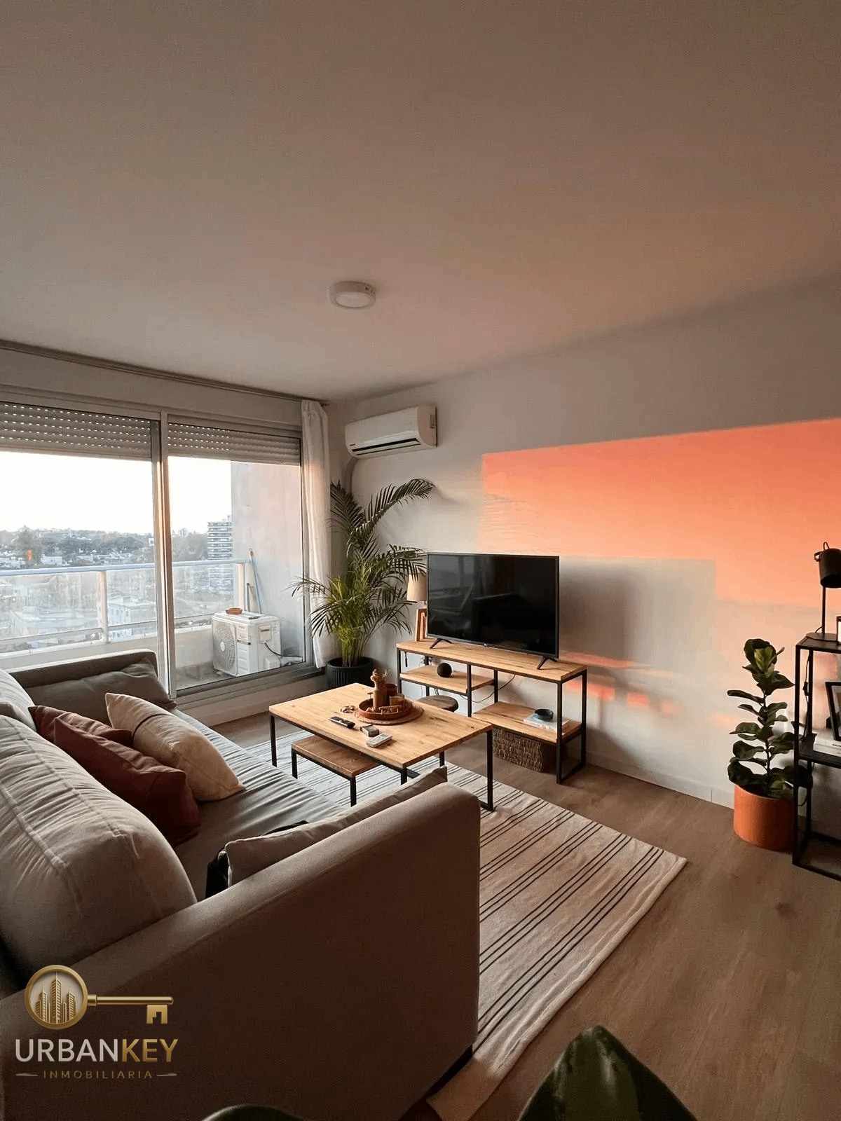 ALQUILER APARTAMENTO DE 1 DORMITORIO CON BALCON VISTA AL MAR EN MALVÍN · Foto 1